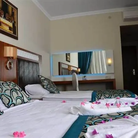 Club Side Coast Hotel